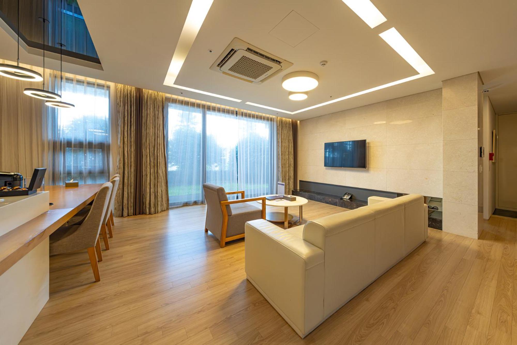 Velum Resort Seogwipo Exterior foto